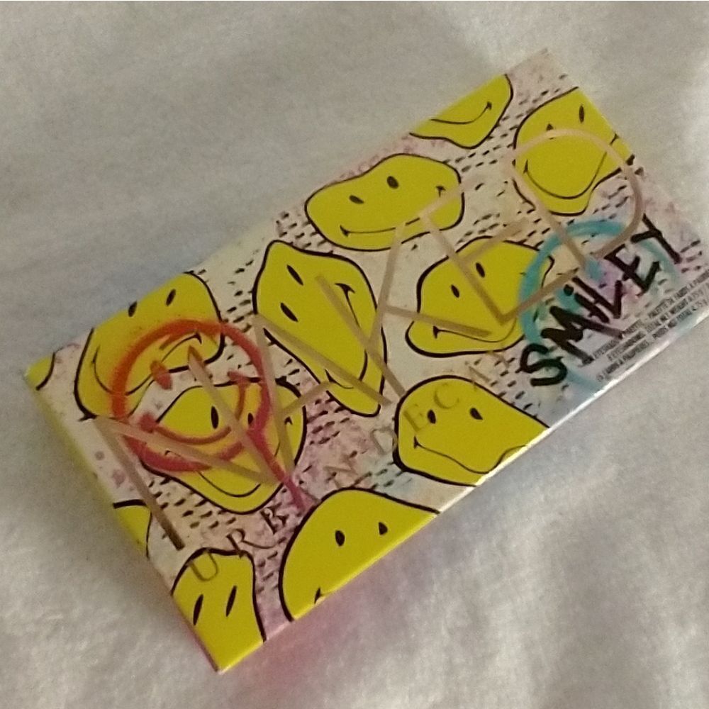 Urban Decay Mucho Happy Pallette